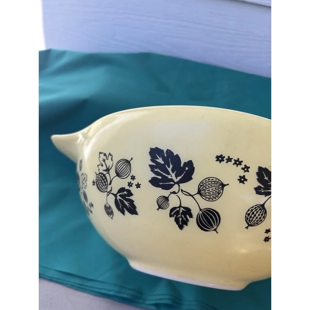 Pyrex Bowl Gooseberry Black on Yellow 4 Qt Cinderella Large Mixing Bowl #444